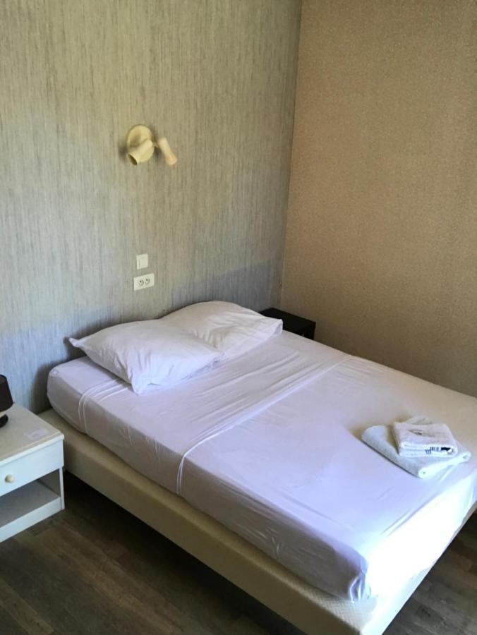 Hotel De La Gare Verchamp Extérieur photo